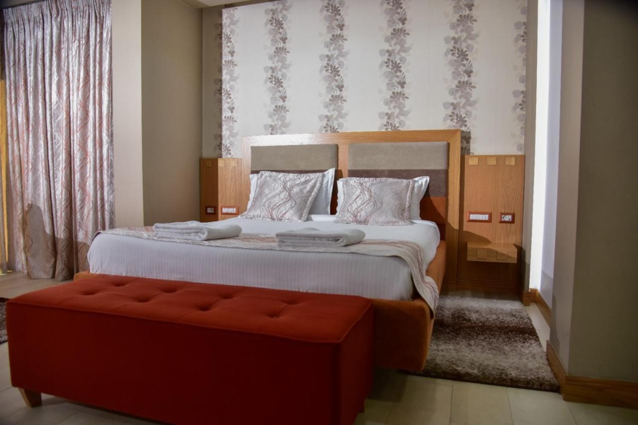 New W Hotel 티라나 외부 사진