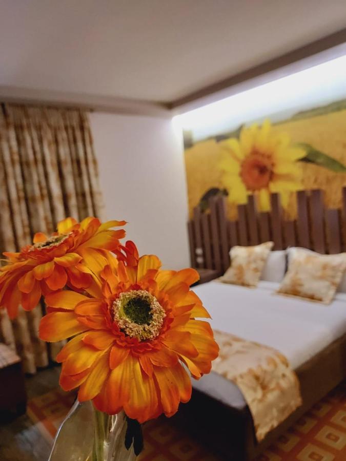 New W Hotel 티라나 외부 사진