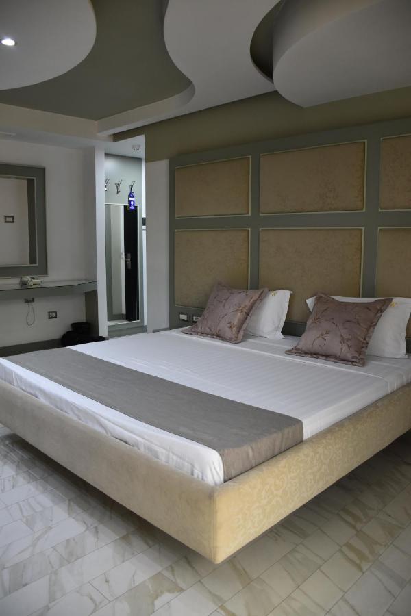New W Hotel 티라나 외부 사진