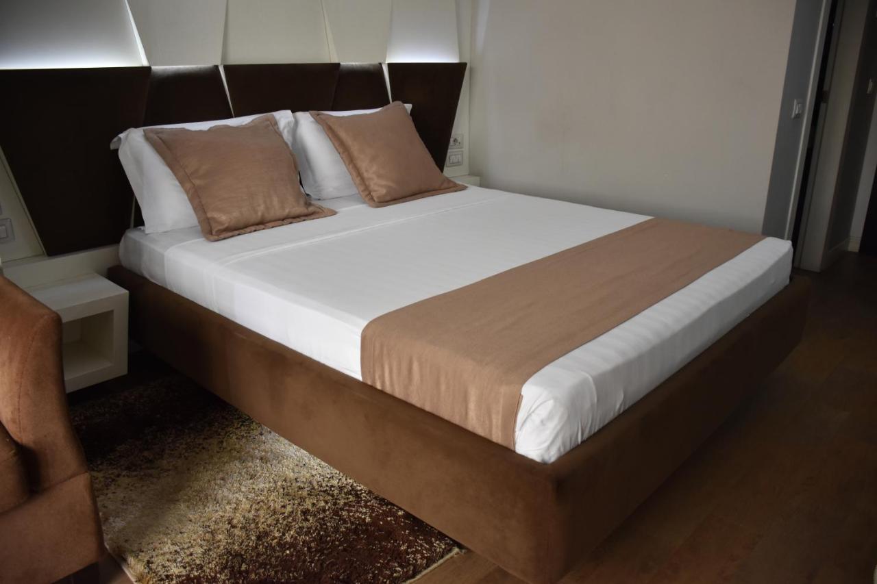 New W Hotel 티라나 외부 사진